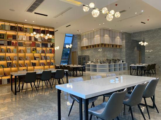7 Days Inn Chongqing Liangping South Station high-speed railway station Branch 30/36