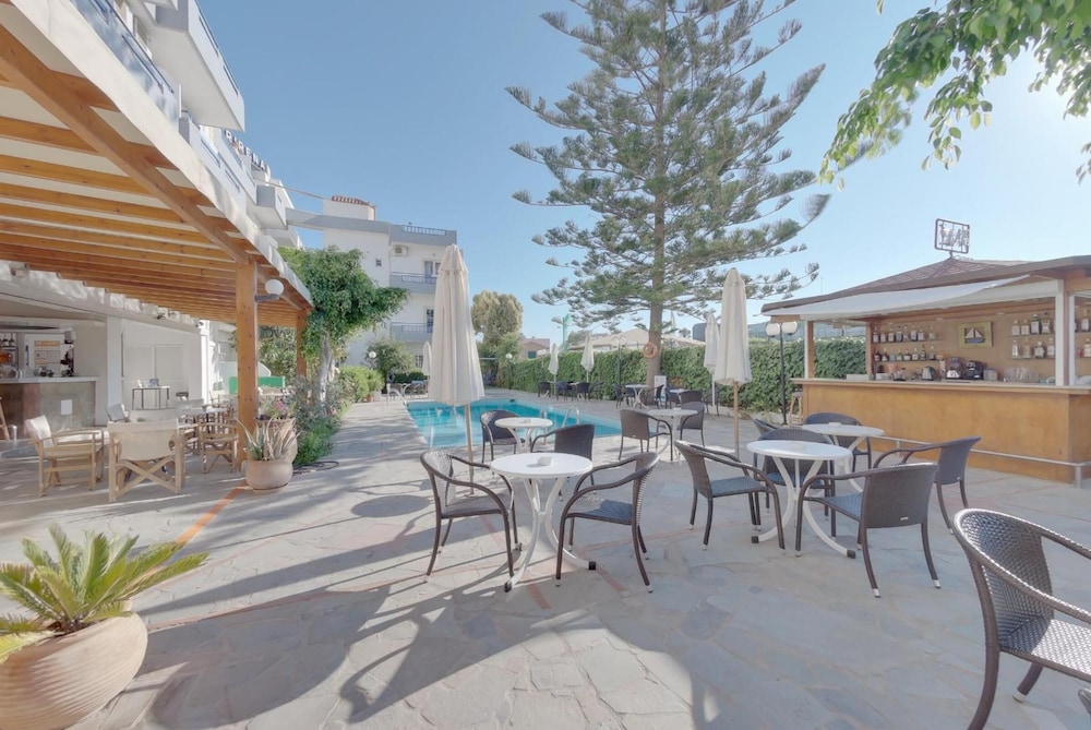 Marirena Hotel 34/41