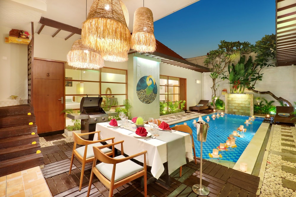 THE VIE VILLA 30/35
