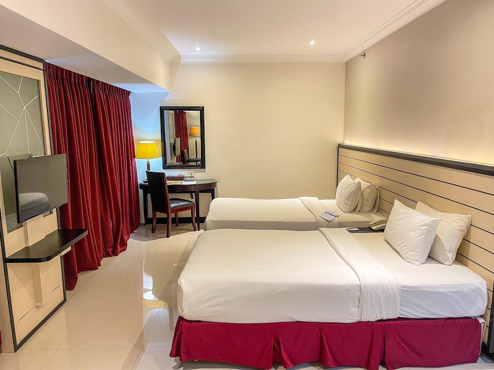 Pacific Palace Hotel 23/67