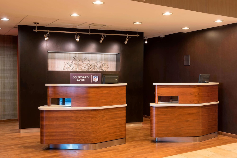 Courtyard By Marriott Traverse City 5/47