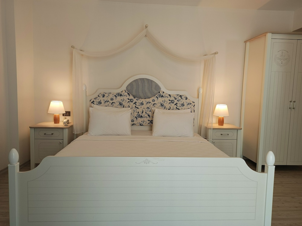 Mavi Konak Otel Alacati 29/49