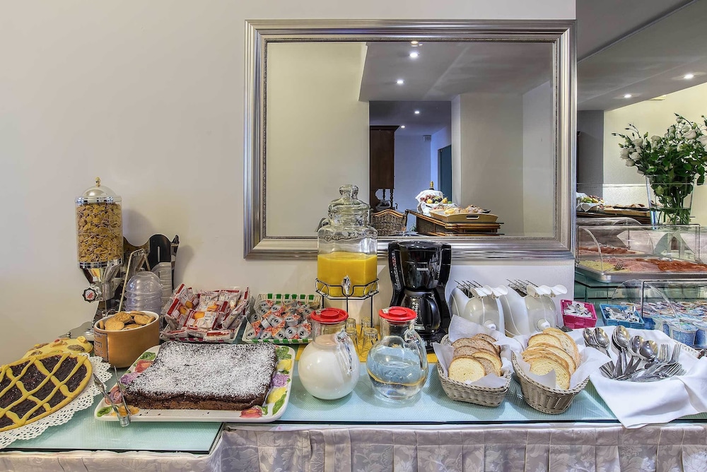 Hotel Caracciolo 36/62