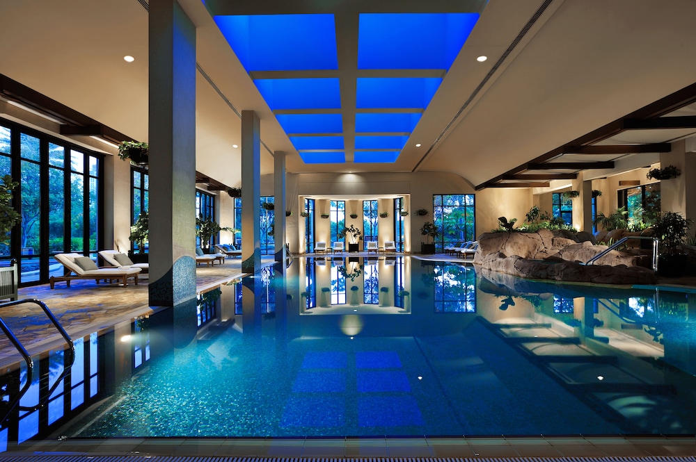 swimming pool spa