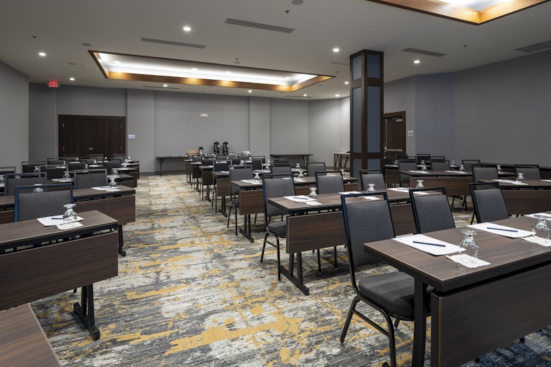 Doubletree By Hilton Madison East 24/36