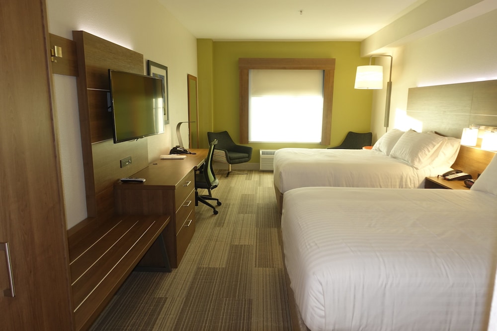 Holiday Inn Express Suites Brentwood 14/29