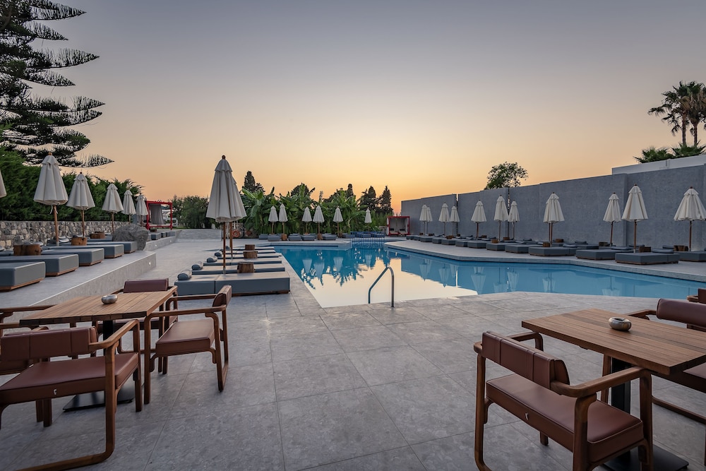 Diamond Boutique Hotel 43/53