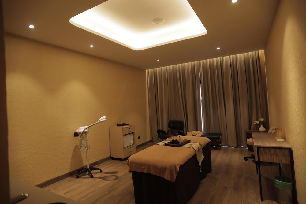 Radisson Resort Hatgad Saputara 41/74