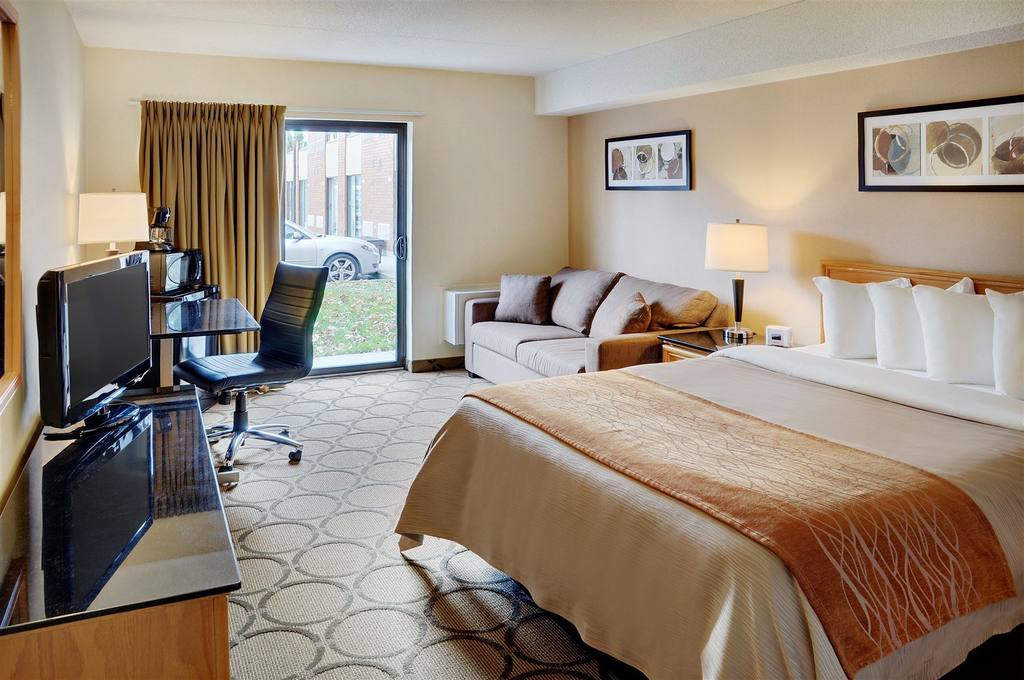 UPGRADE, QUEEN BED