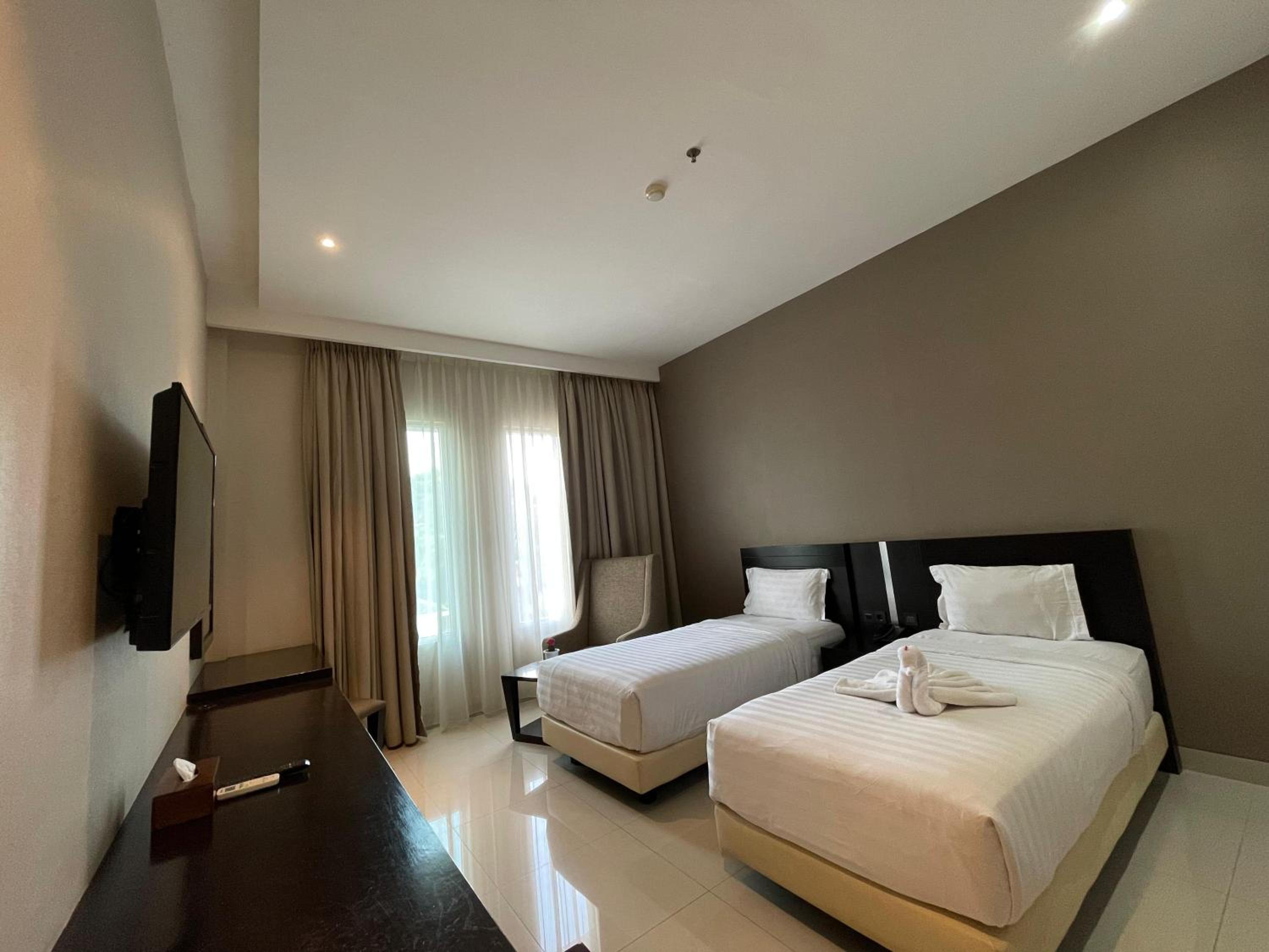 Deluxe, Twin Beds
