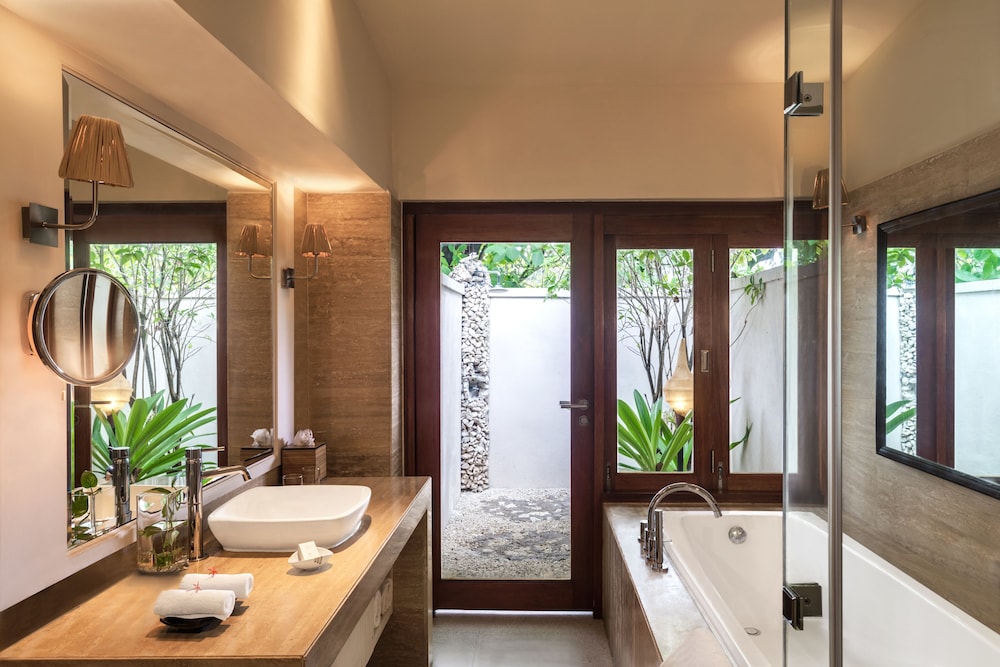Beach Villa, Deluxe, King Bed, Ocean View، Taj Coral Reef Resort and Spa 5/9