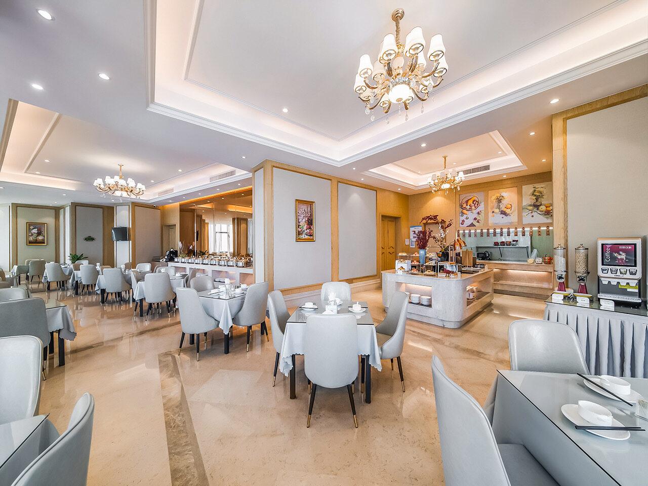 Vienna International Hotel (Longyan Business Center) 27/38