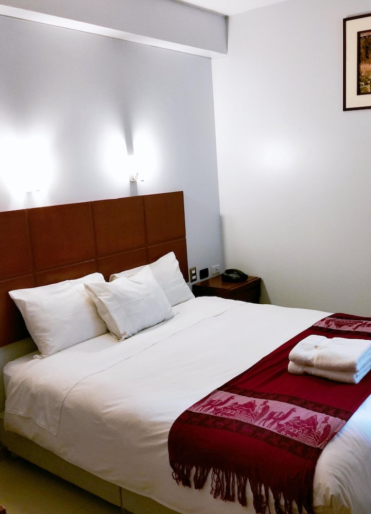 Hoteles Casa Real 6/36