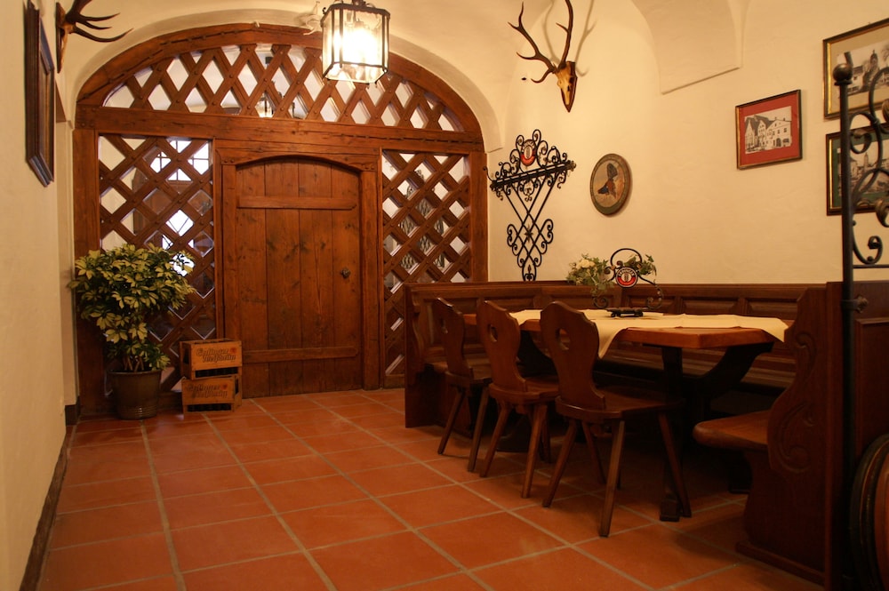 Hotel zum Erdinger Weissbrau 63/67