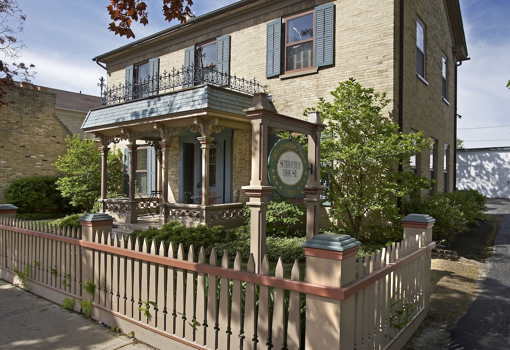Washington House Inn 3/70