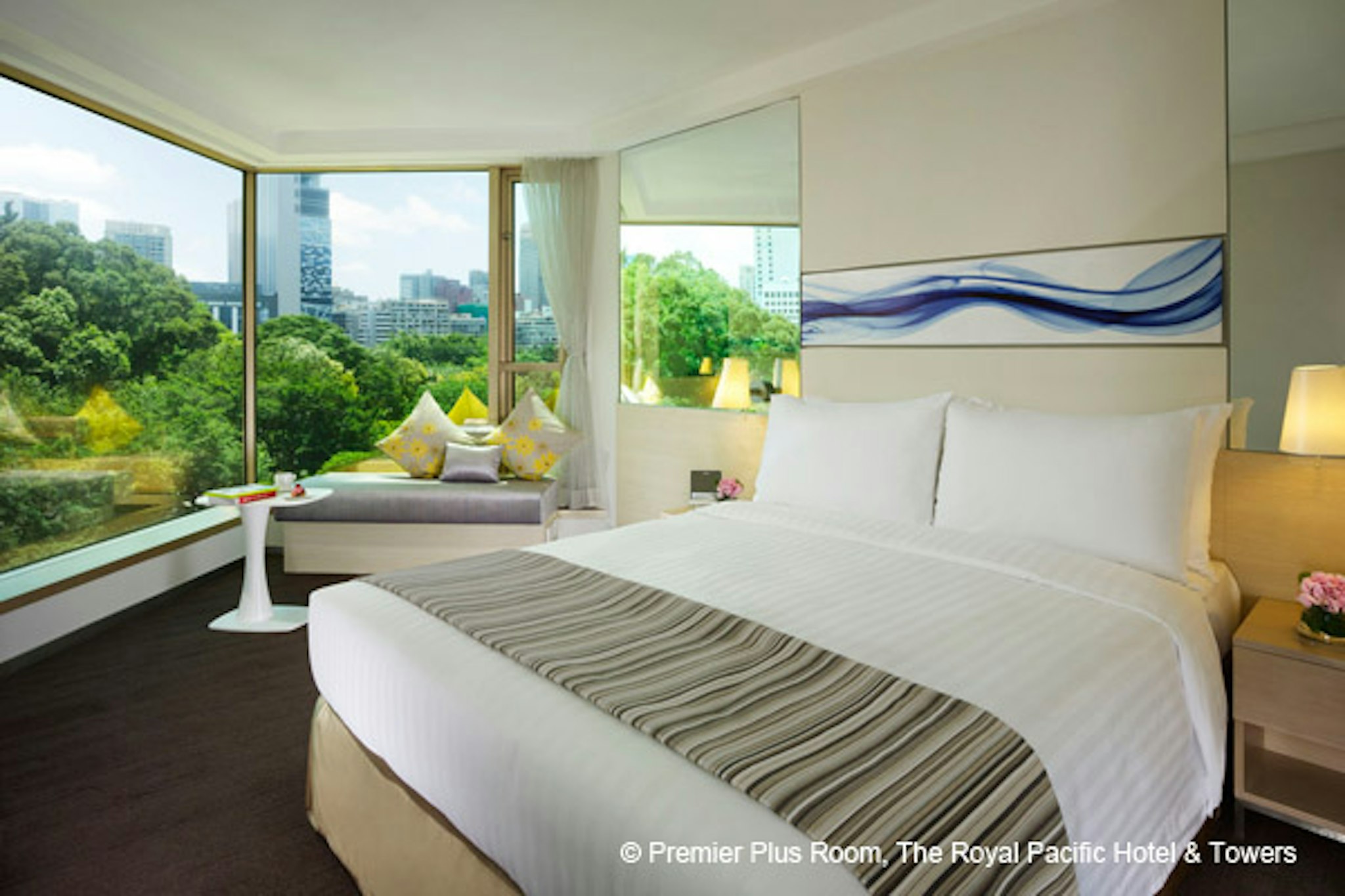 The Royal Pacific Hotel & Towers 13/34