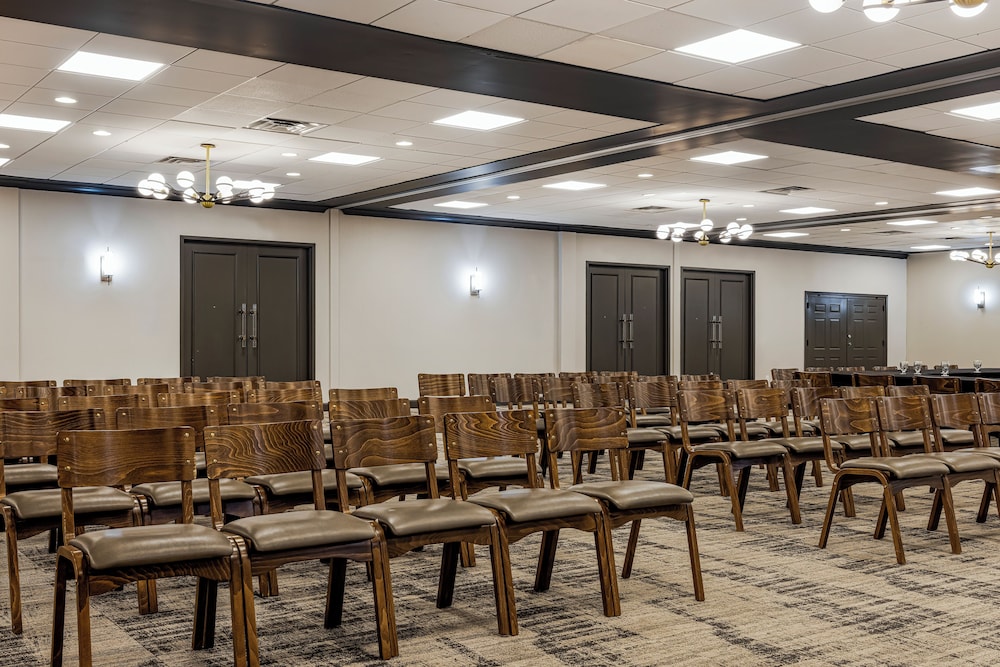 Hotel Preston Nashville Airport 63/70