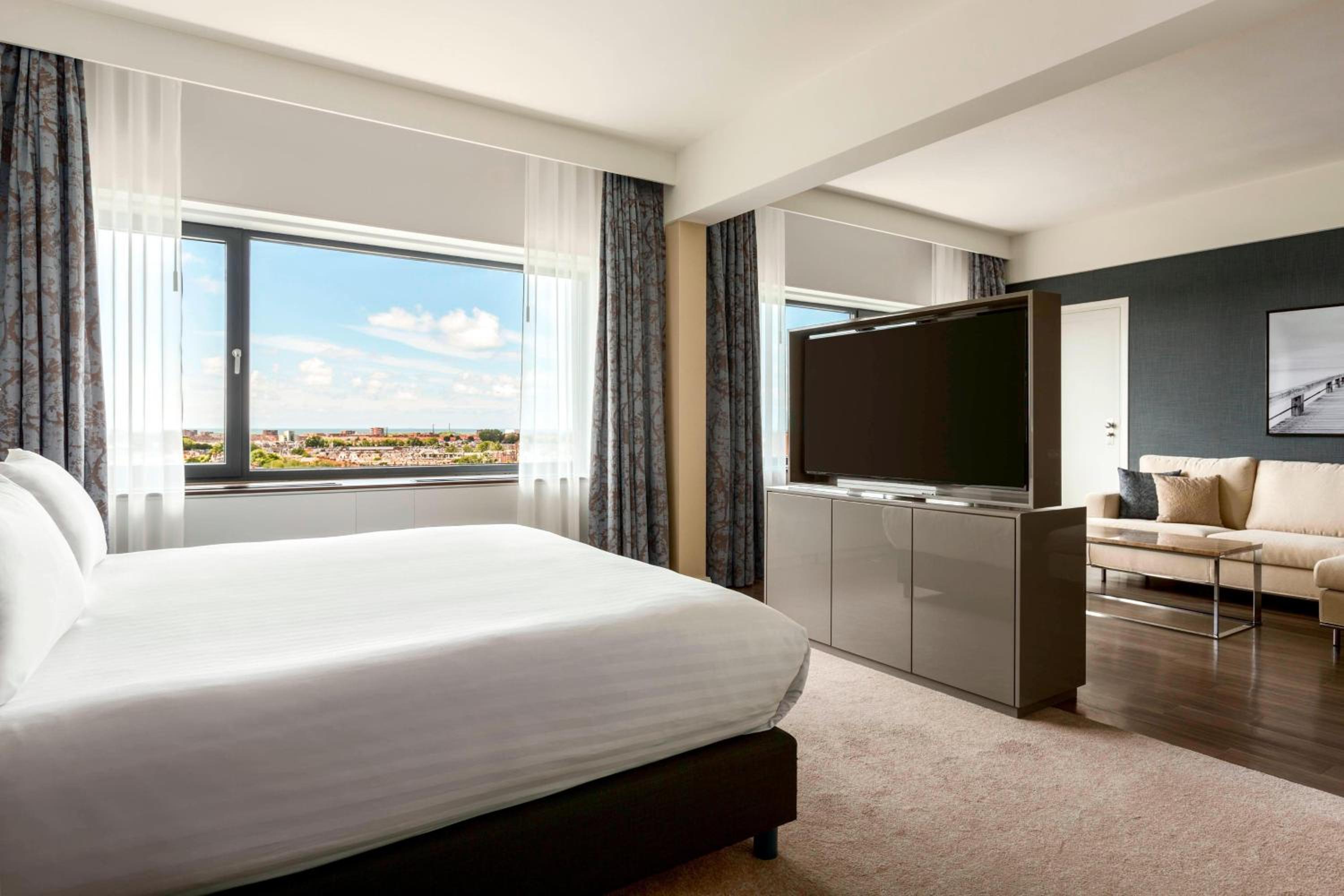 جناح جونيور تنفيذي بسرير كينج، The Hague Marriott Hotel 2/6
