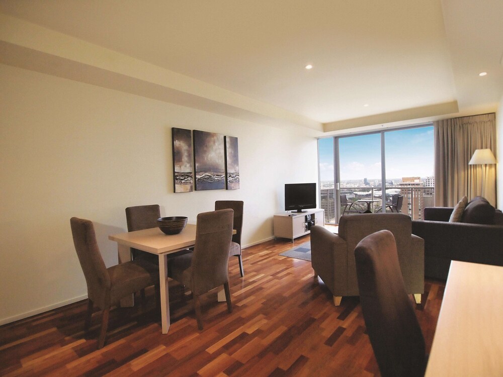 Oaks Melbourne on Lonsdale Suites, Melbourne City Centre, Melbourne 63/71