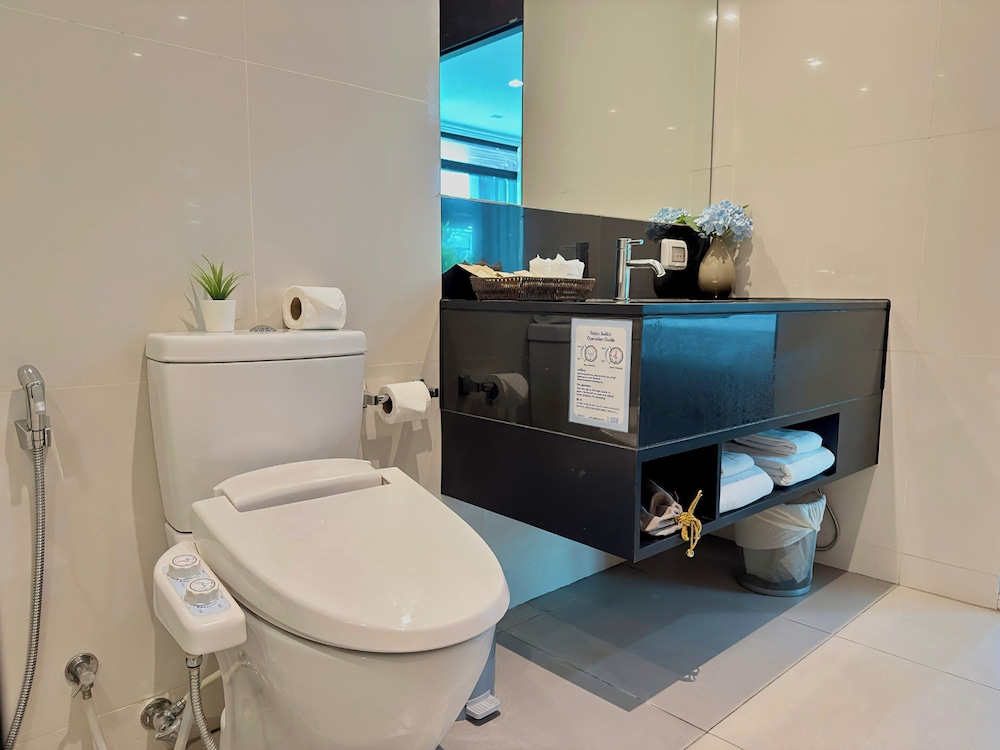 Civic Horizon Hotel Residence 47/49