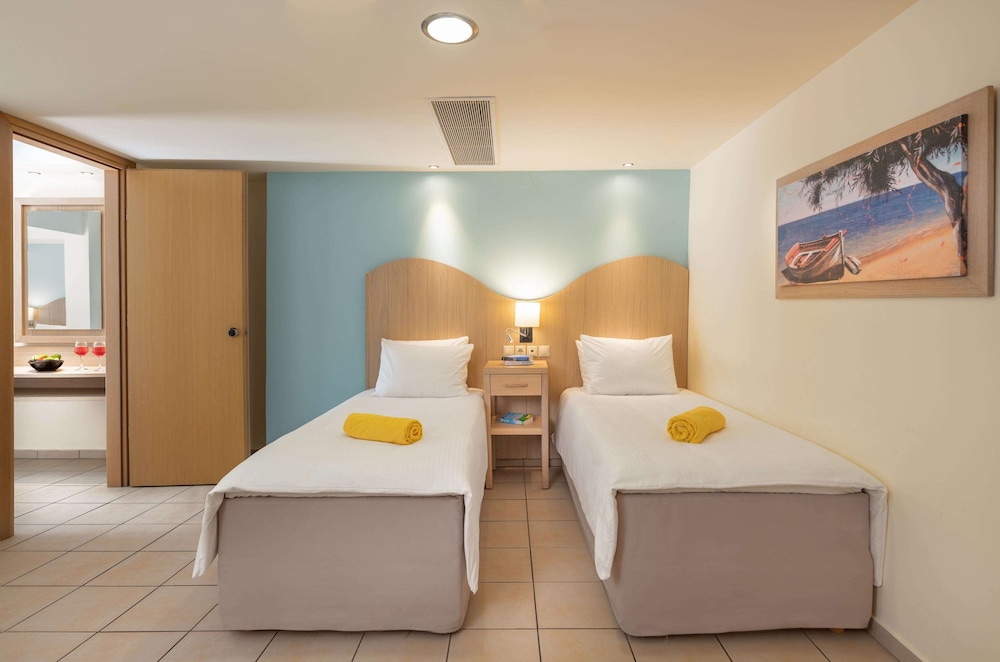 Star Beach Village Hotel 24/70