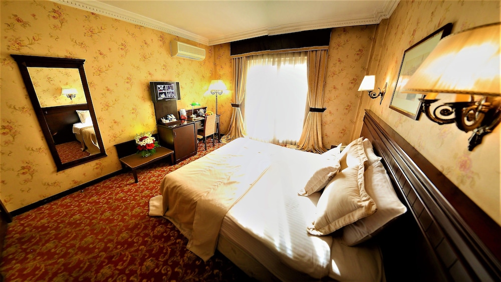 Pera Rose Hotel 50/78