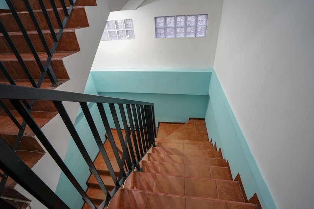 Super OYO 1844 Bravo Residence 29/39