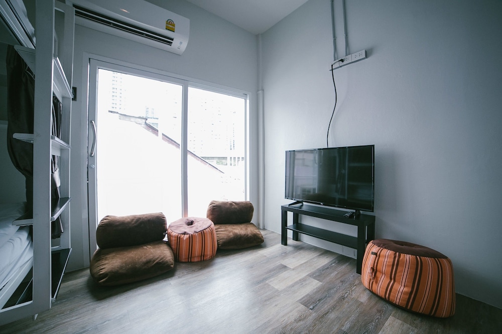 Diff Hostel 50/72