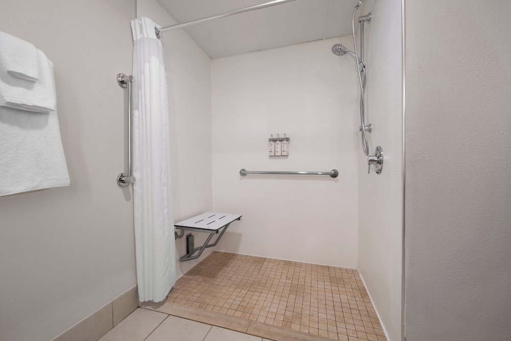 Holiday Inn Exp Winston Salem 46/48