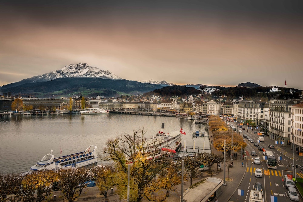 Lucerne Lake View Apartments 42/50