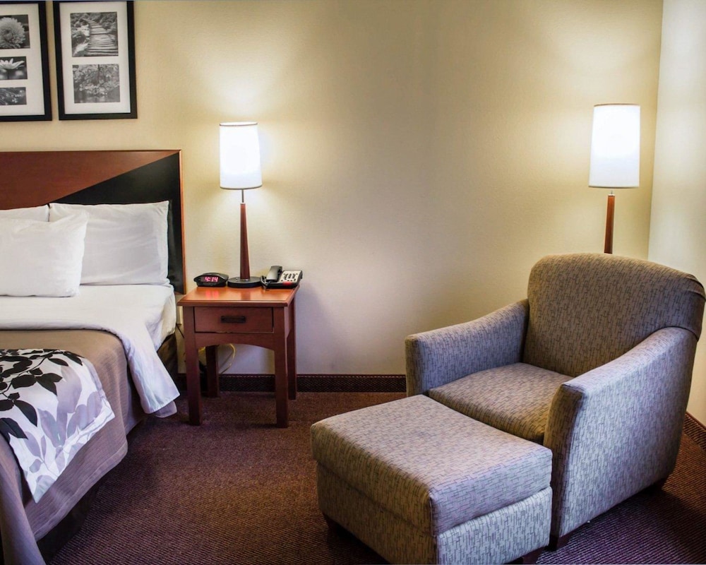 Quality Inn & Suites Chambersburg Northeast 18/47