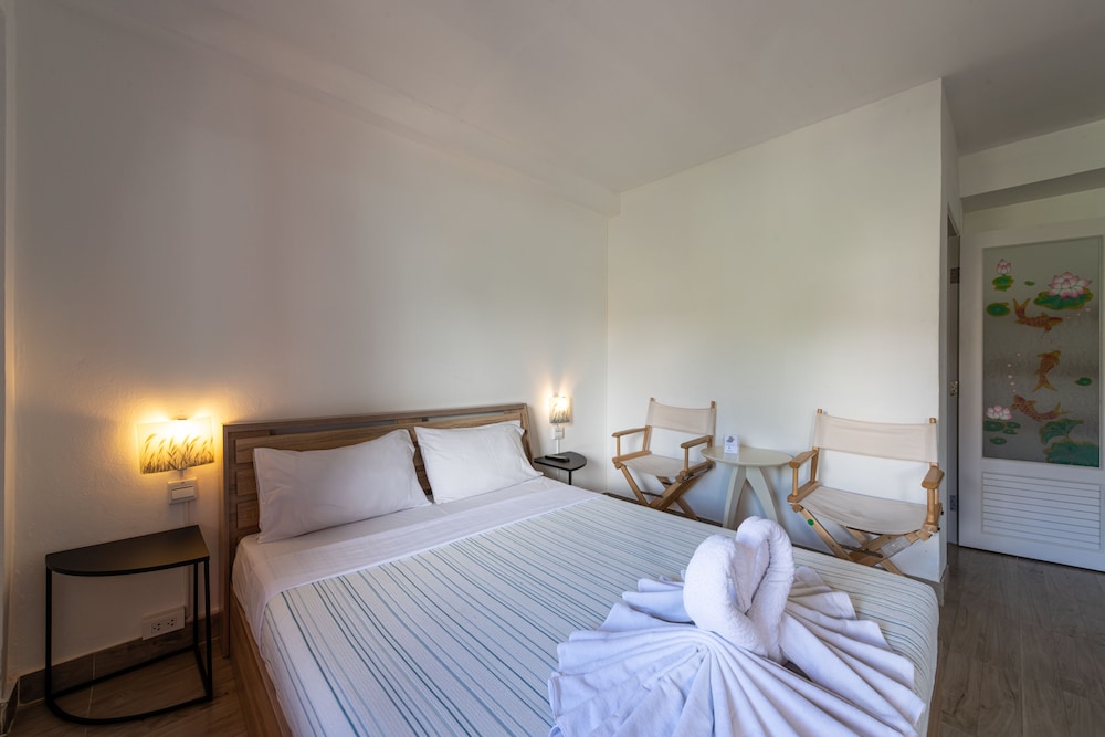 myPatong Social Hostel 11/50