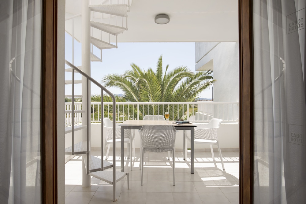 Las Velas Apartments 18/57