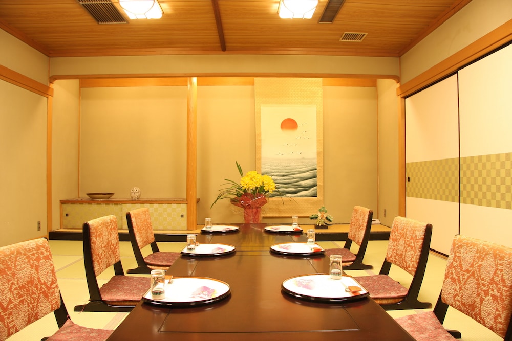 Okazaki New Grand Hotel 61/67