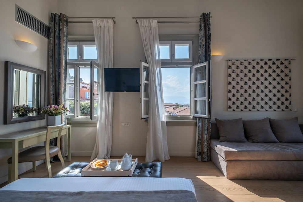 Grand Sarai Nafplio 54/75