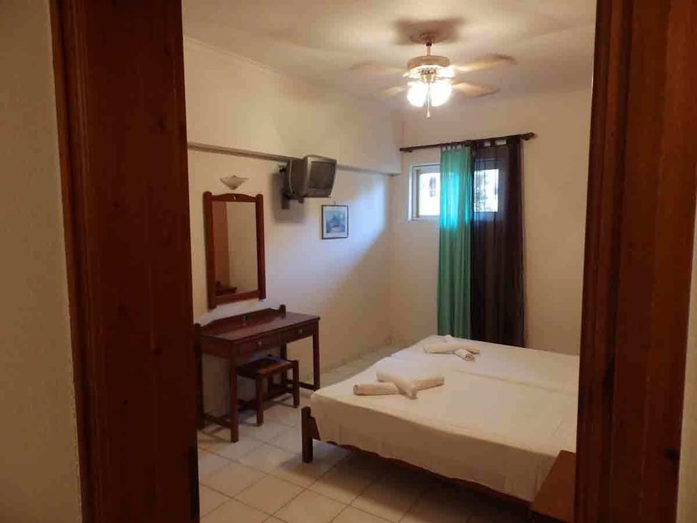 Alexandra Hotel 19/50