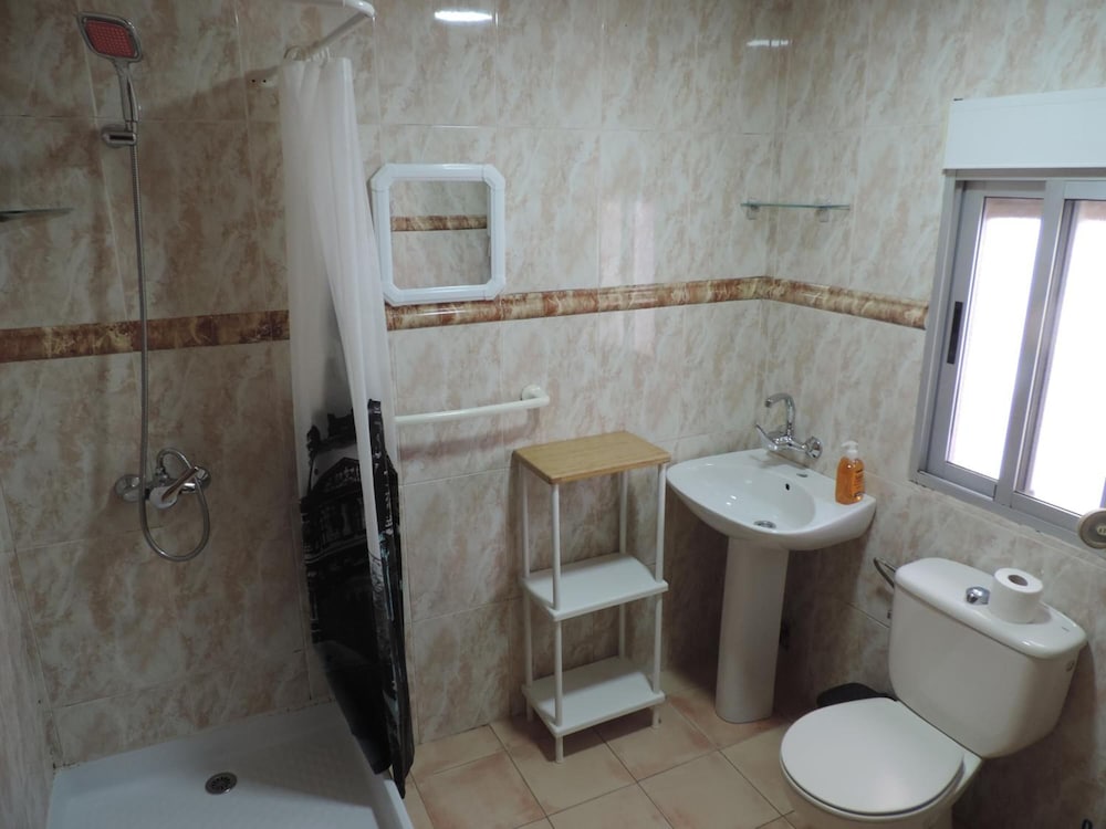 Hostal El Cascabel 73/75
