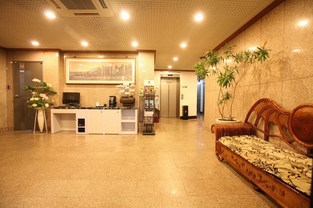 Hotel New World 7/49