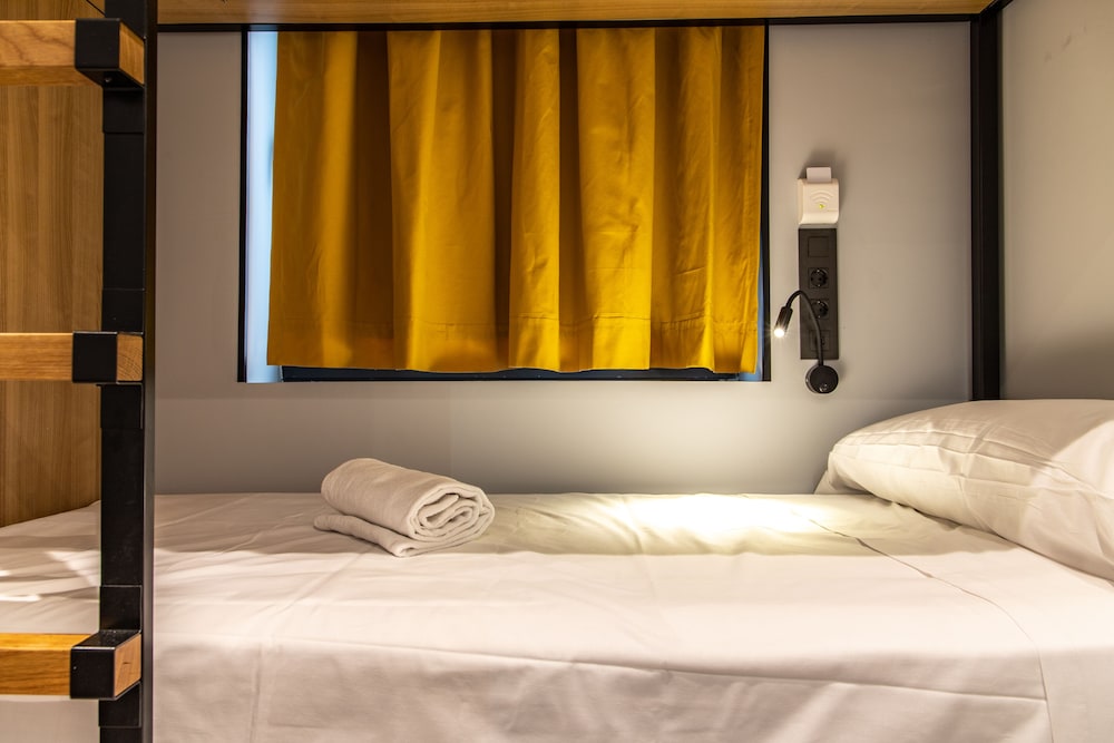 Petit Hostel 16/50