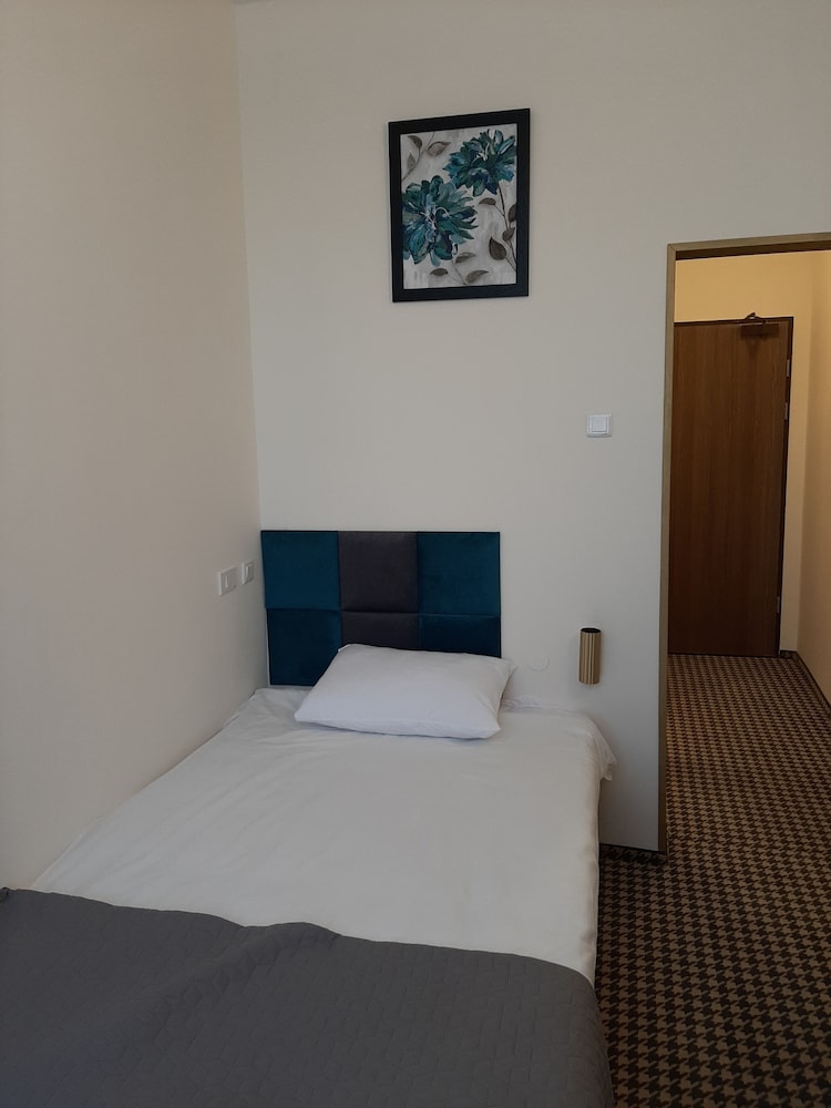 Astoria Hotel 12/50