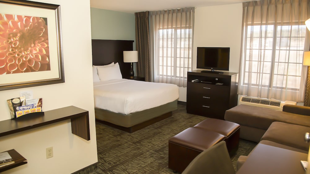 Staybridge Suites Co Springs Air Force Academy 13/60