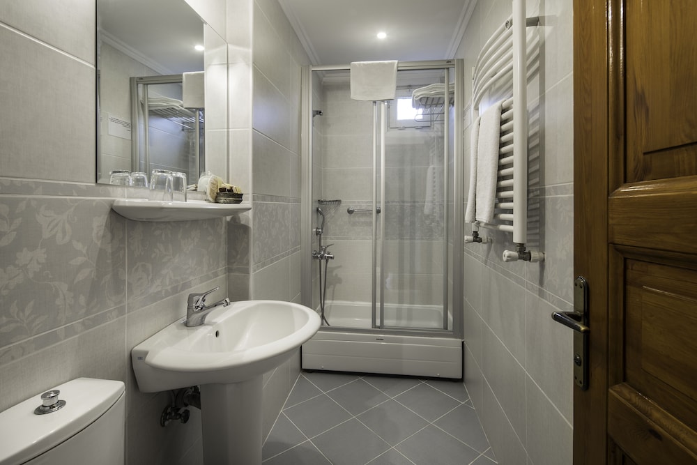 Hotel Sari Konak 46/48
