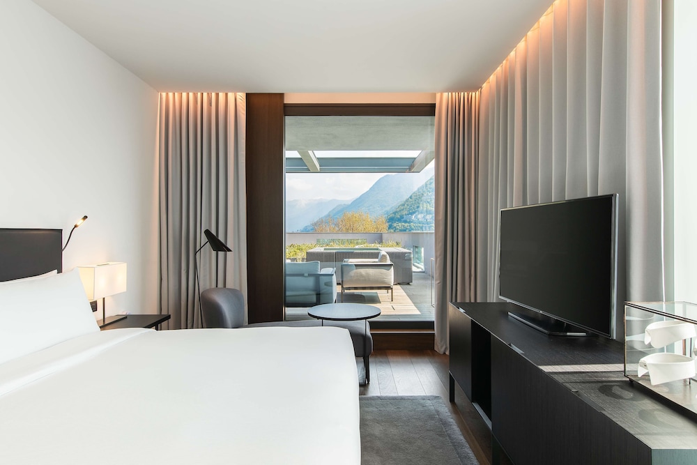Hilton Lake Como 43/91
