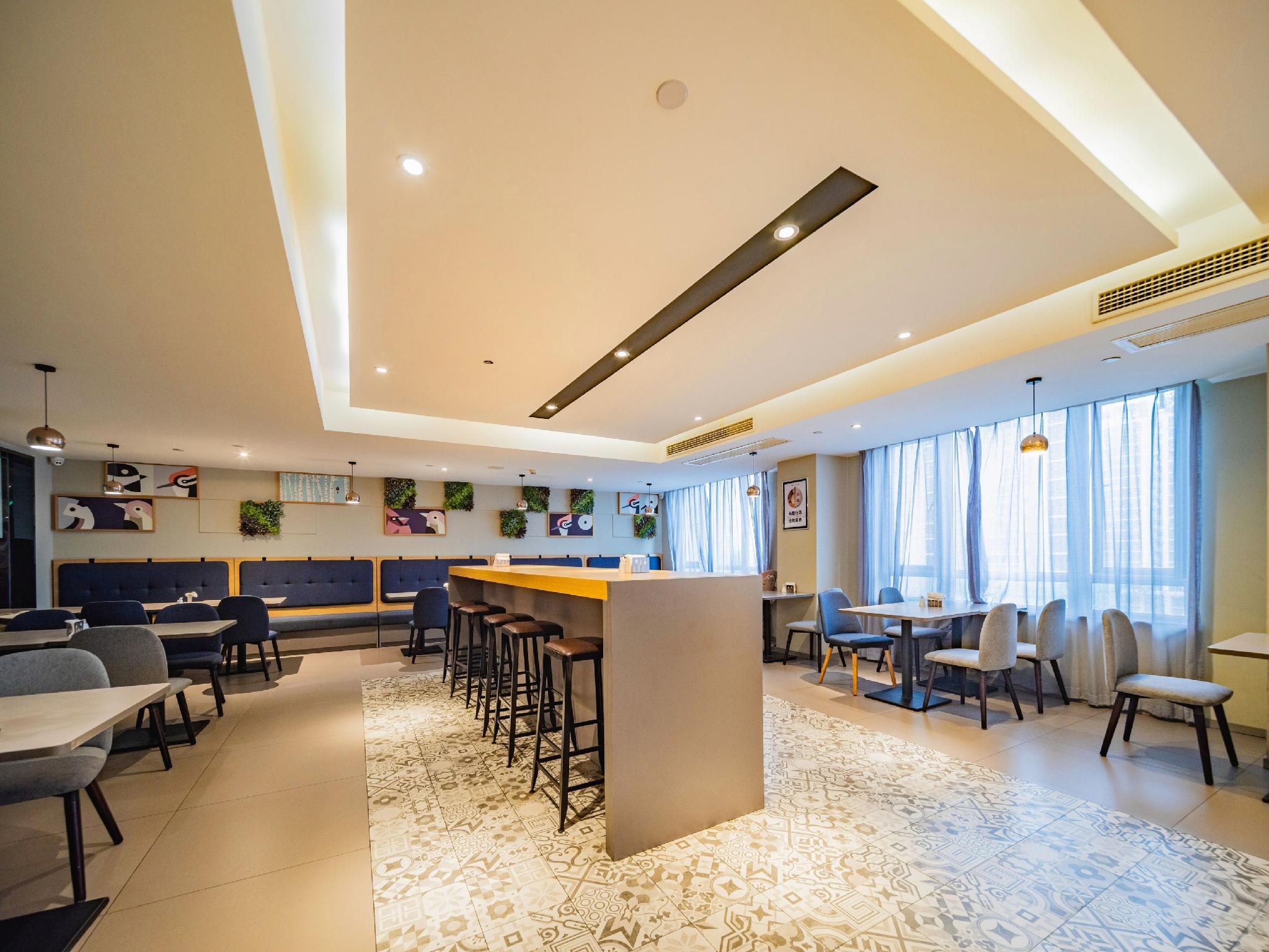 Homeinn Selected (Chengdu Panda Base Zoo subway station store) 23/35