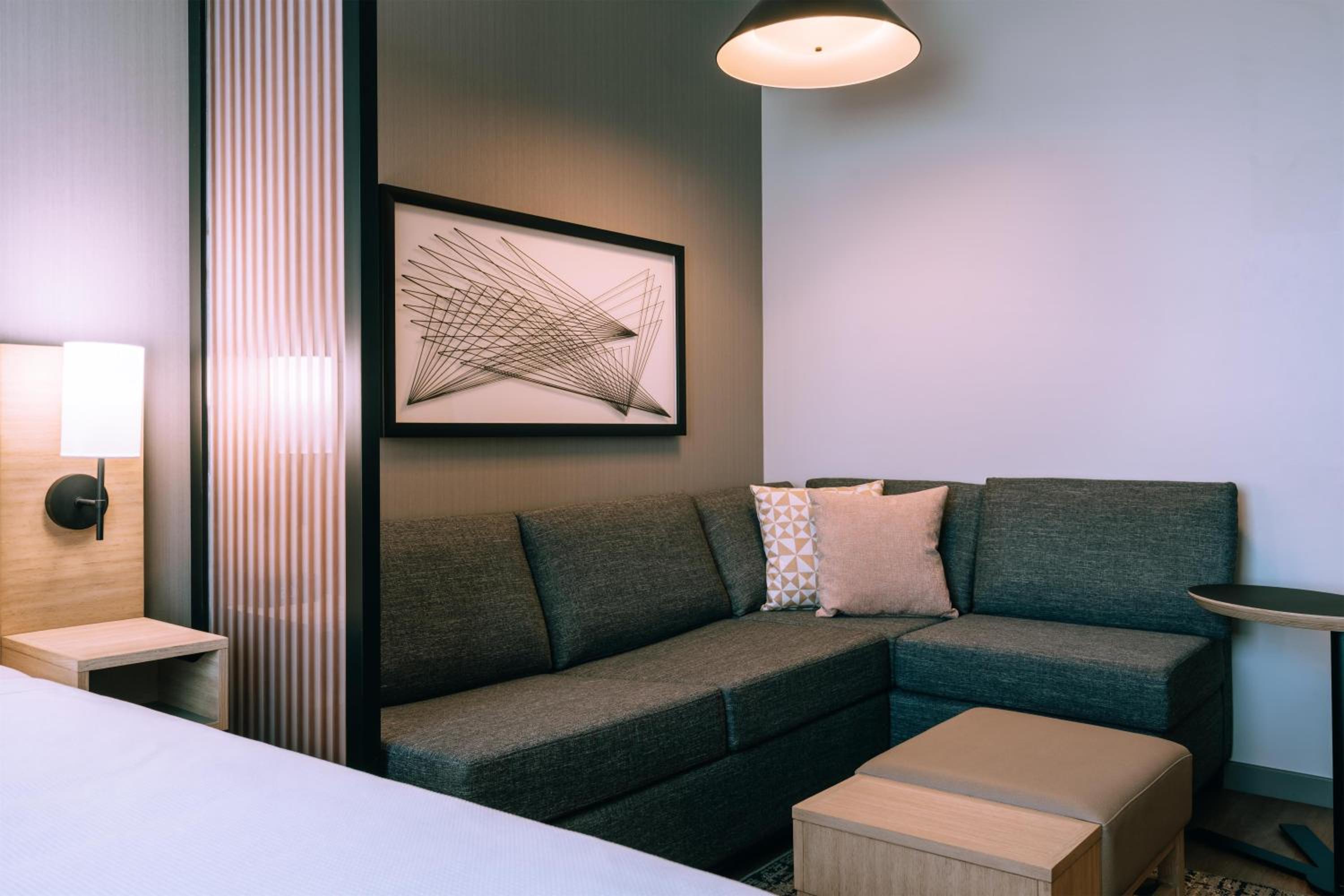Hyatt Place Ontario Airport 33/50