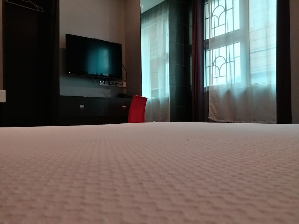 Leez Inn Malate 47/65