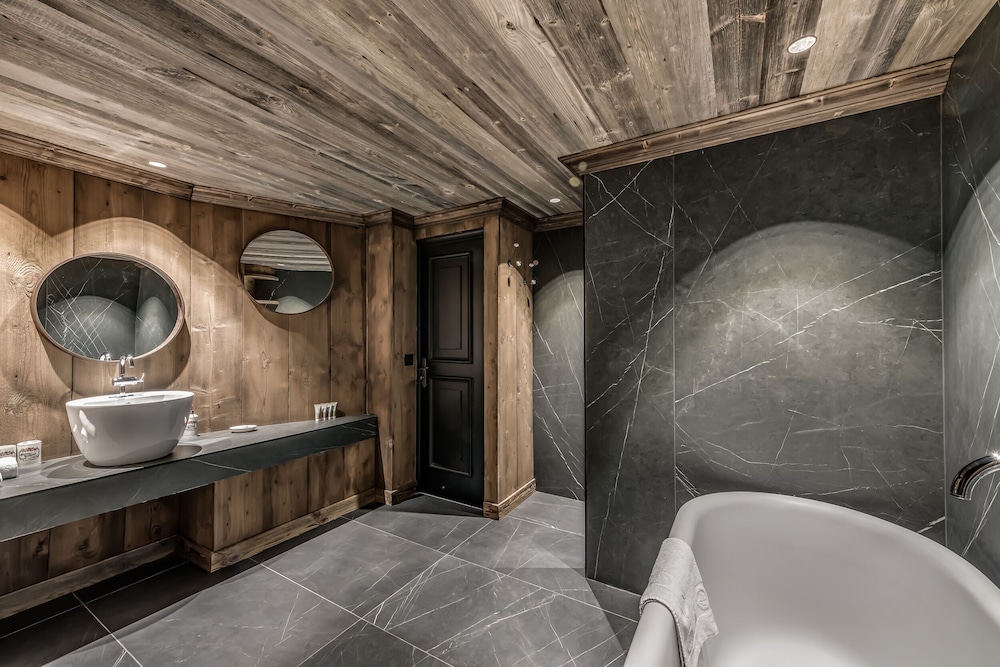 LE VAL D'ISERE 50/50