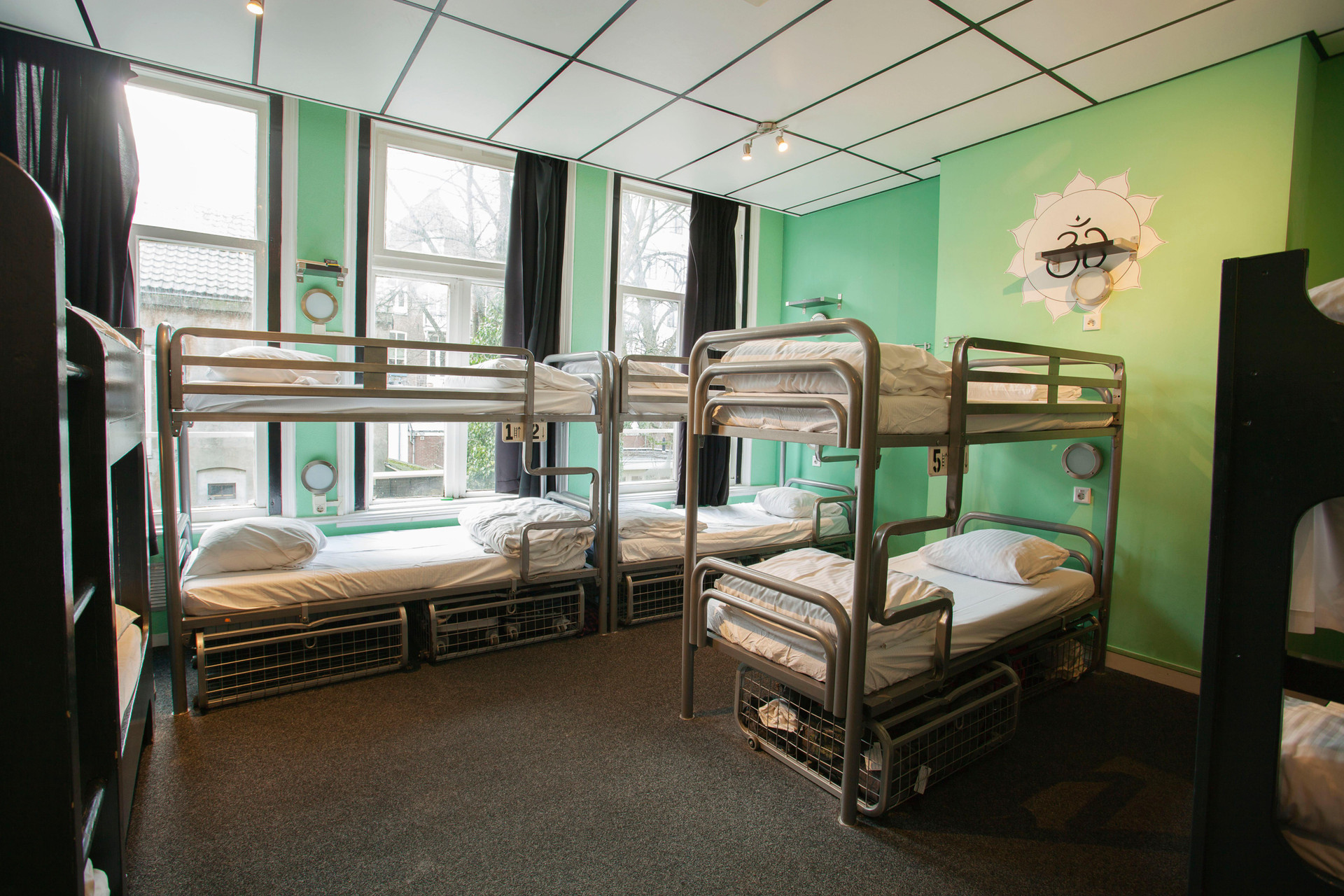 Mixed Dorm, 14 Beds, Shared Bathroom