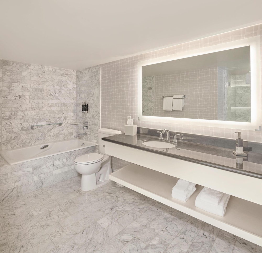 Hyatt Centric Delfina Santa Monica 65/65