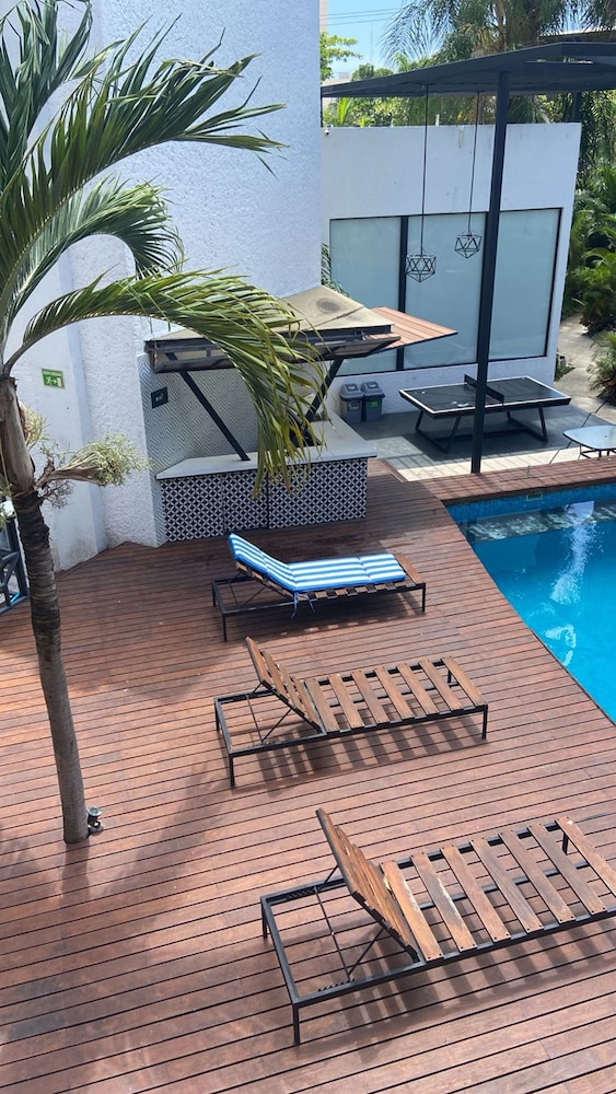 Seven Boutique Apartments 24/55